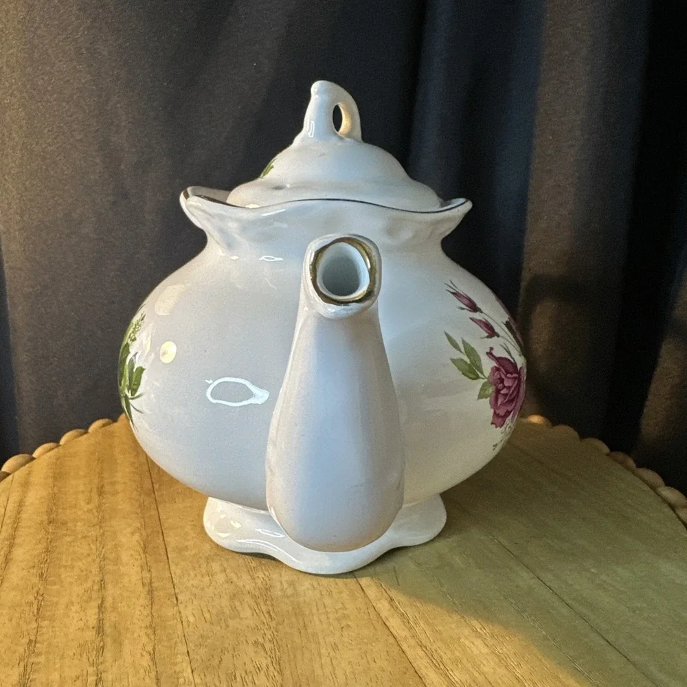 RARE Arthur Wood & Son Staffordshire, England Est 1884 Floral Teapot #6532 w/lid
